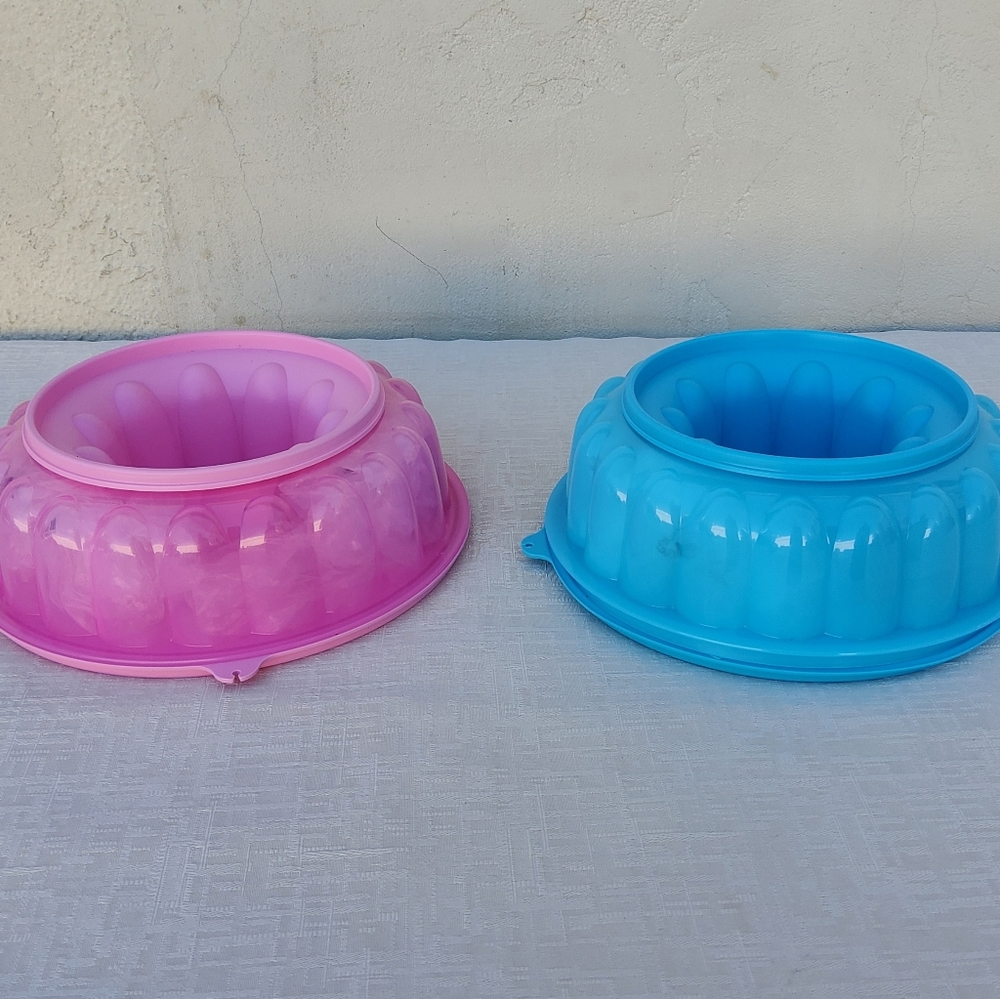 Tupperware - Picture 3 of 5